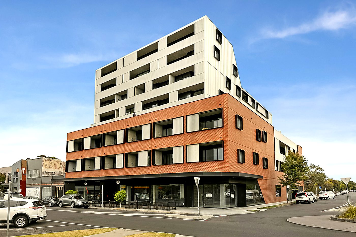 W.hub Exterior